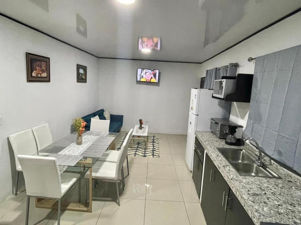 Apartamentos Cielo #1, Airport Juan Santamaria Alajuela Kültér fotó